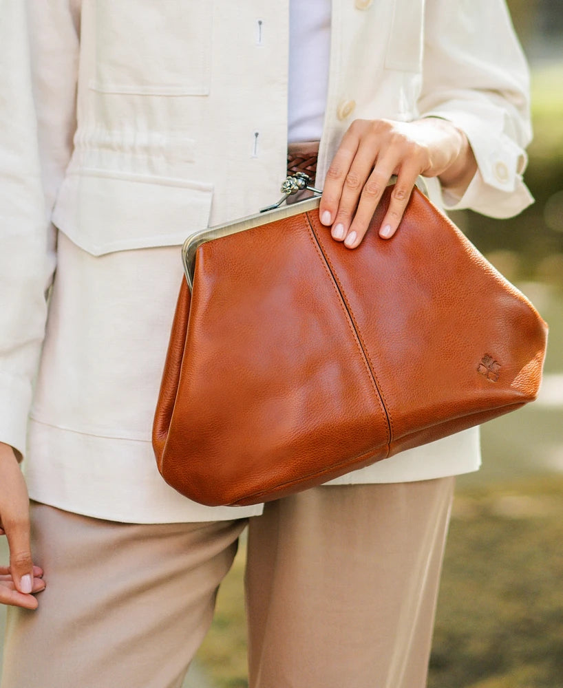 Classic Kiss-lock Closure Adorned Leather Bag